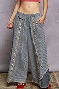 Contrast Buckle Back Floral Trim Down Woven Pants: STRIPE DENIM