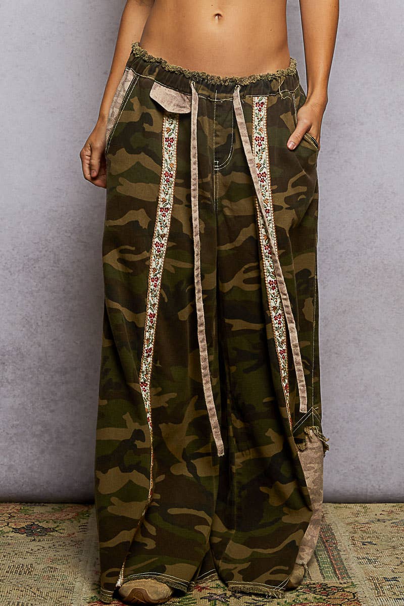 Contrast Buckle Back Floral Trim Down Woven Pants: STRIPE DENIM