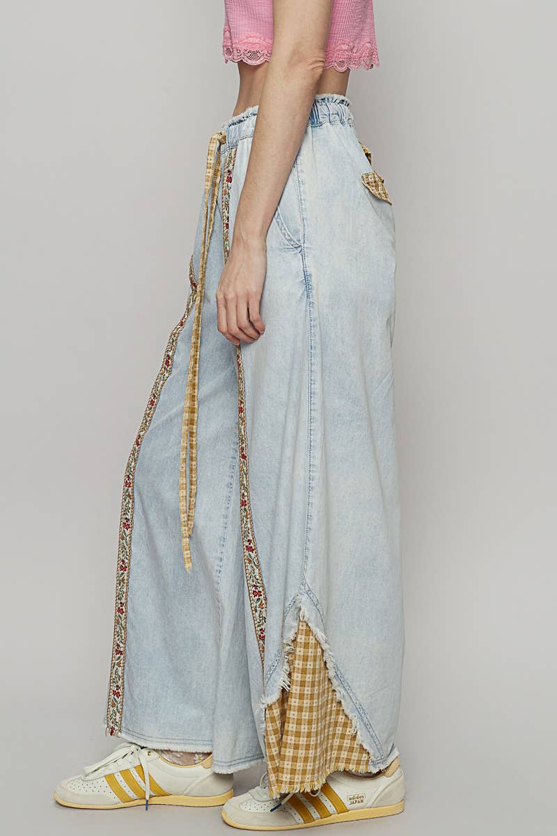 Contrast Buckle Back Floral Trim Down Woven Pants: STRIPE DENIM
