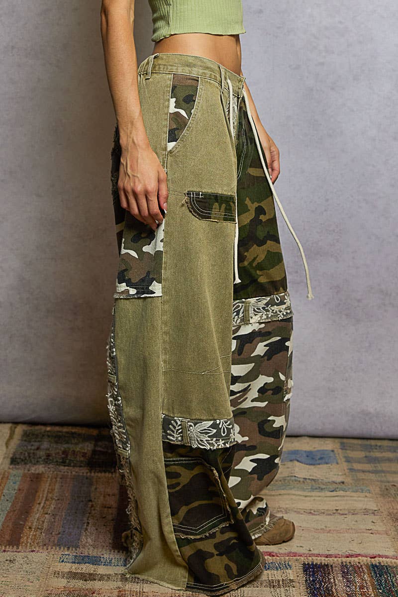 Lace-Overlay Printed Patchwork Contrast Denim Camo Waistband Pant